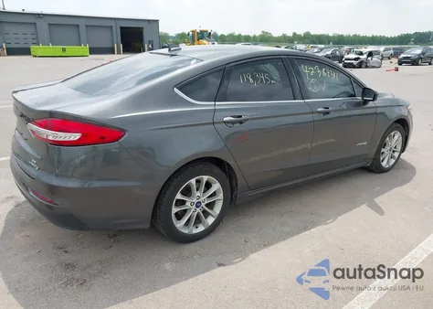 2019 Ford Fusion Hybrid Se z USA, uszkodzony, nr VIN 3FA6P0LU1KR143939